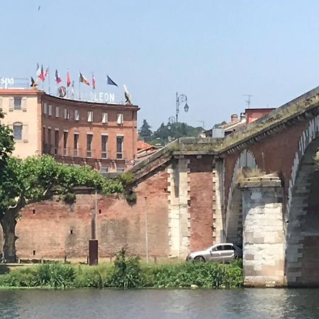 Hôtel Restaurant Le Pont Napoléon Moissac Extérieur photo