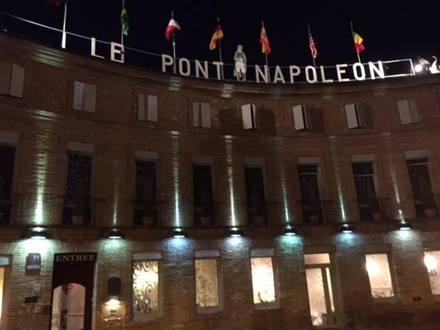 Hôtel Restaurant Le Pont Napoléon Moissac Extérieur photo